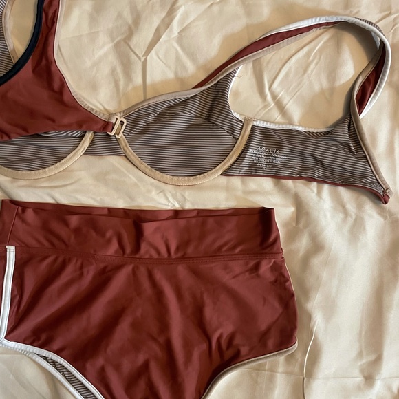 Ruby Set in Clove Acacia Swimwear - Picture 4 of 5